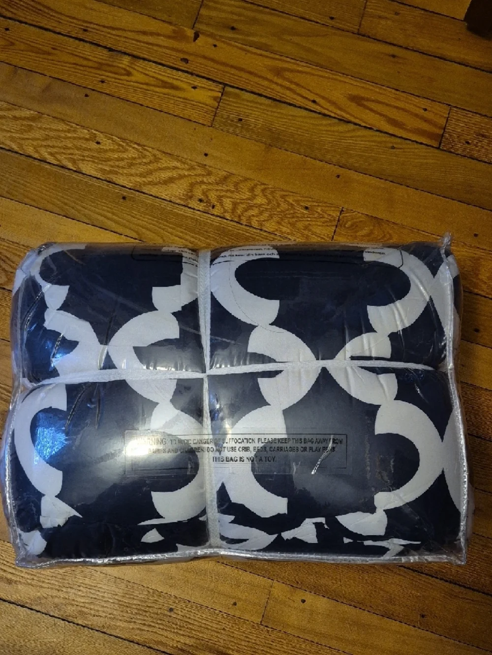 Utopia navy white